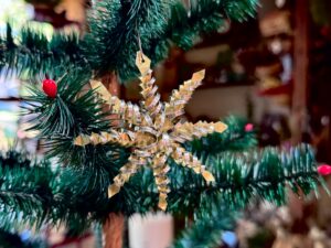 tin can star ornament